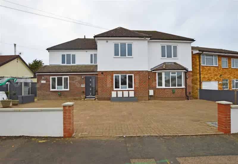 2 bedroom Flat
 To Rent 
Total Size: 551 SQ FT