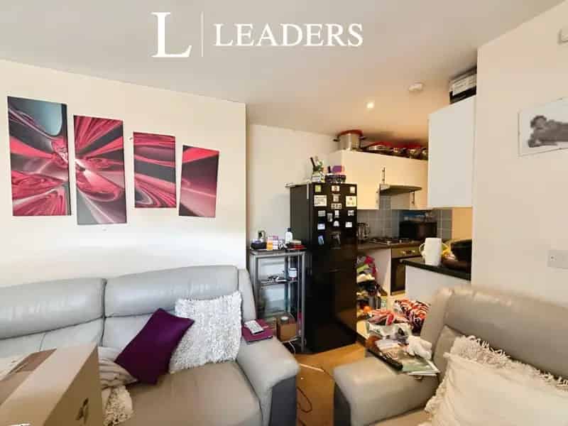 2 Bedroom Flat June 2025 No Deposit