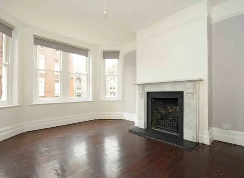 Two Double Bedroom Flat in Sought-After Mansion Block