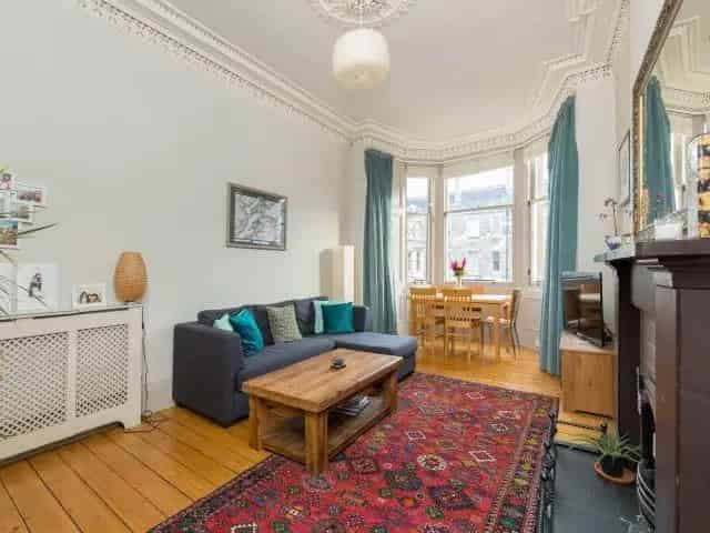 3 Bedroom Flat to Rent in Edinburgh City Centre