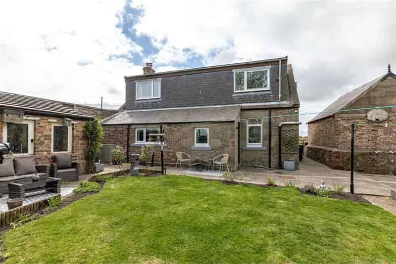 3 Bed Detached Cottage with Stunning Views