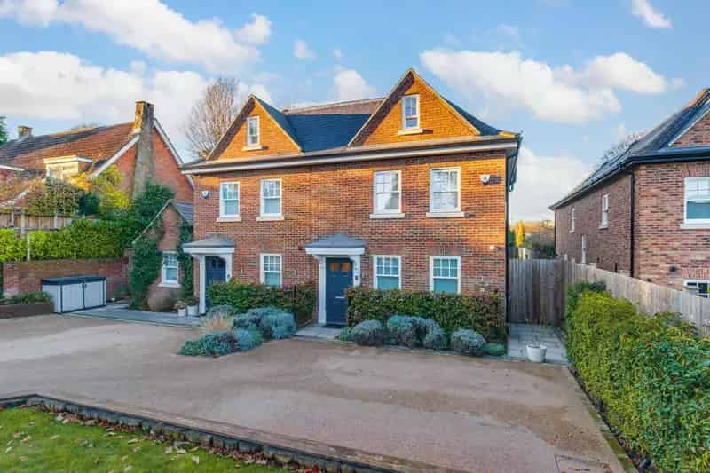5 Bedroom Semi-Detached House for Sale Radlett