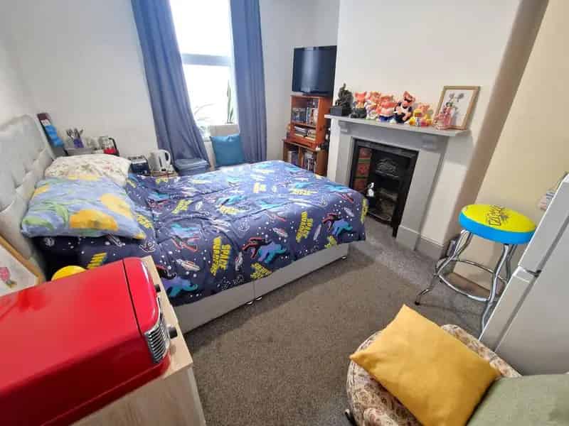 5 Bedroom Terraced House for Sale