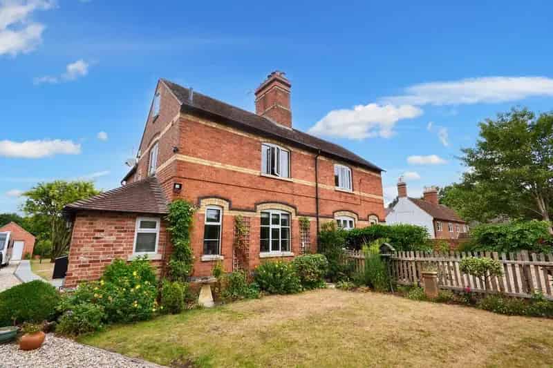 4 Bedroom Semi-Detached House for Sale