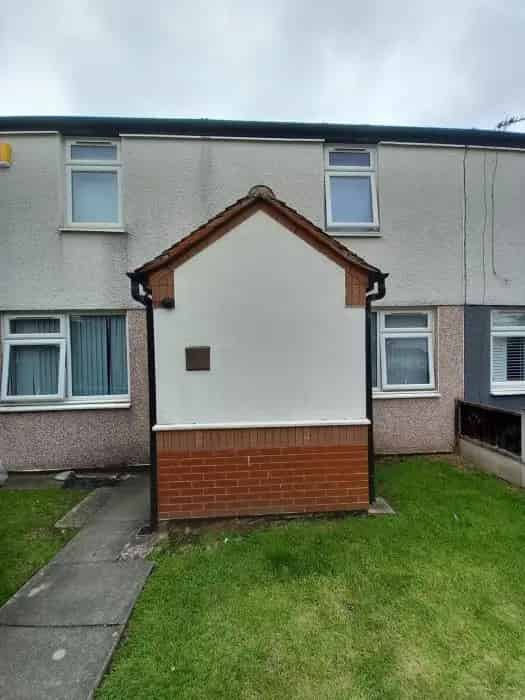 2 bed house in Halton Brook