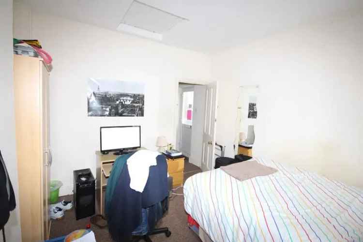 3 Bedroom Student Maisonette with Garden - Available September 2025