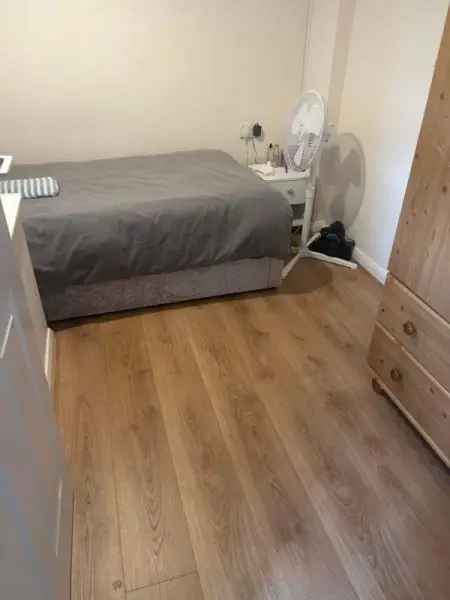 House For Rent in Long Ashton, England