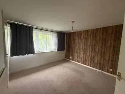 2 Bedroom Maisonette Hayes Town London 63m²