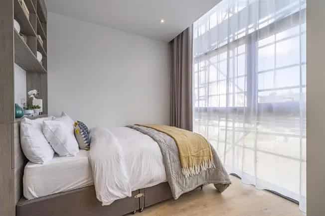 Modern Studio Apartment near Addlestone Station
