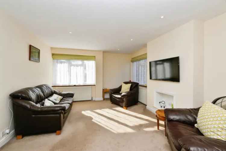 3 Bed End Terrace House Hoddesdon  Landscaped Garden Garage Near Schools