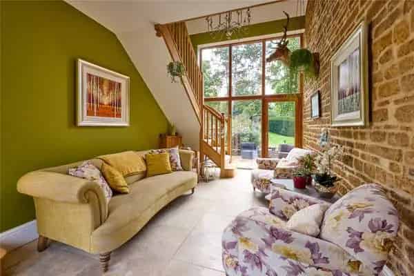 Grade II Listed Stone House with 6 Bedrooms and Beautiful Grounds