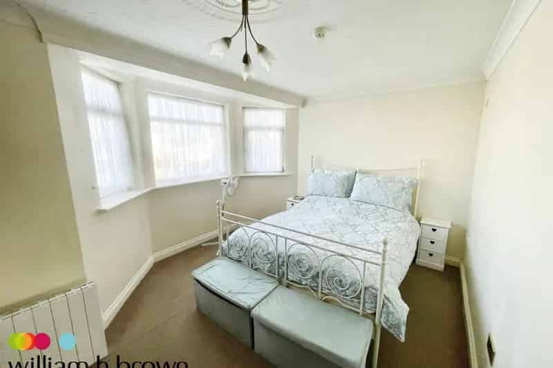 Two Bedroom Flat with Sea Views Clacton Seafront