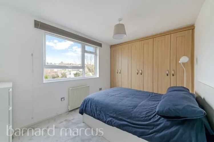 2 Double Bedroom Apartment Raynes Park Off Street Parking No Onward Chain