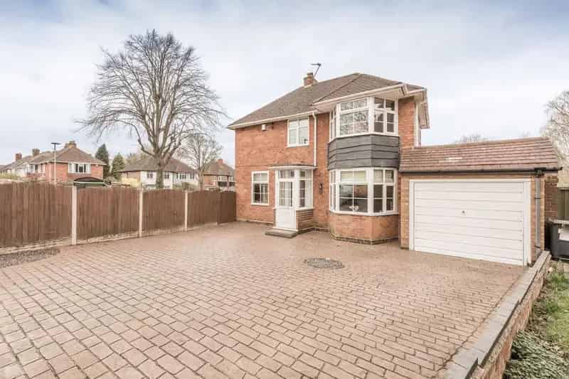 3 Bedroom Detached House For Sale