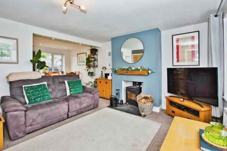 2-Bed House with Garage and Log Burner
