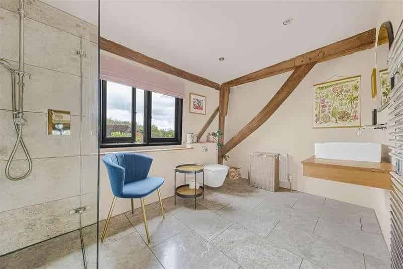 4 Bed Barn Conversion Near Yalding Kent