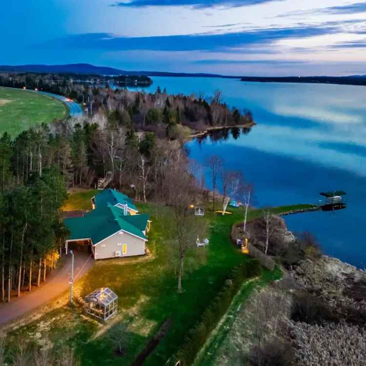 Lake Aylmer Waterfront Estate 112500 sq ft