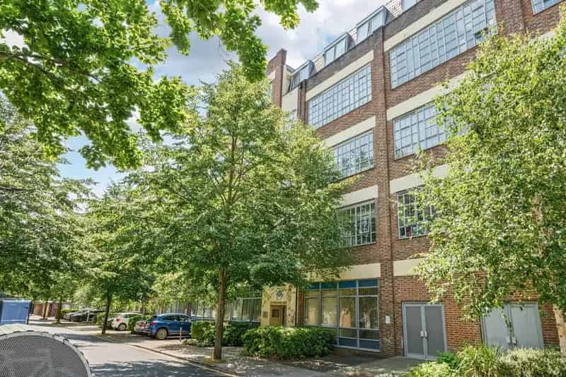 One Bedroom Warehouse Conversion Near Peckham Rye