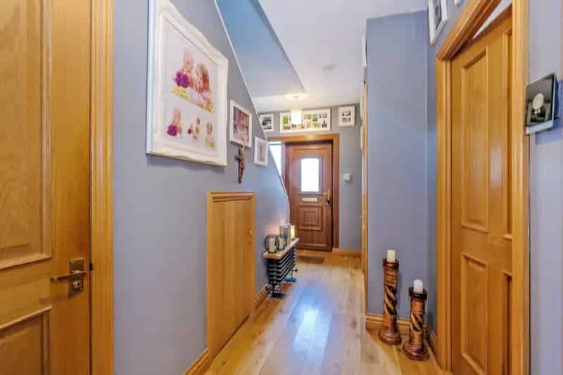 Stunning Upgraded Semi Detached House with Summer House
