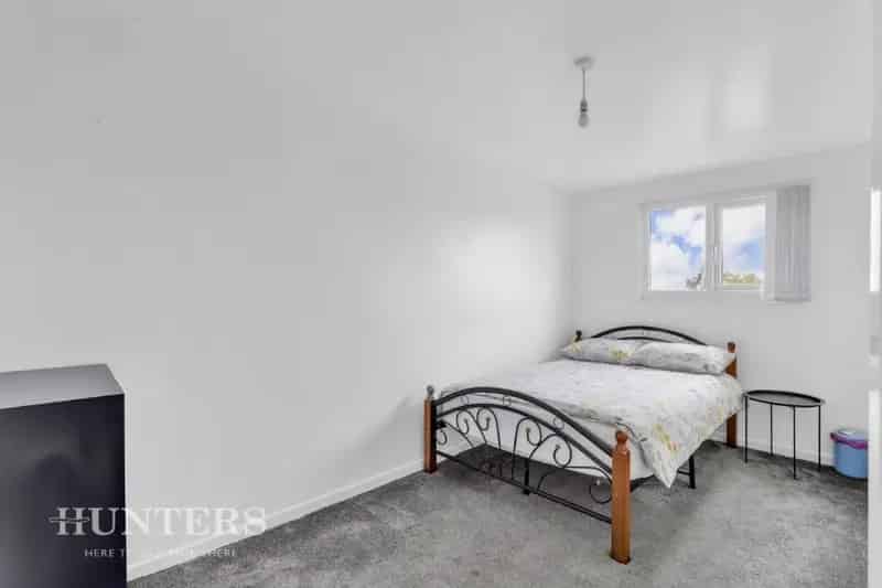 5 Bed Mid Terrace House for Sale