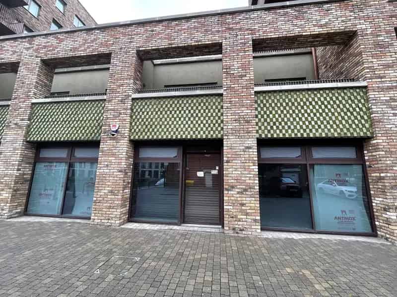 Commercial Property E16 Royal Albert Wharf 712 sqft Office Retail