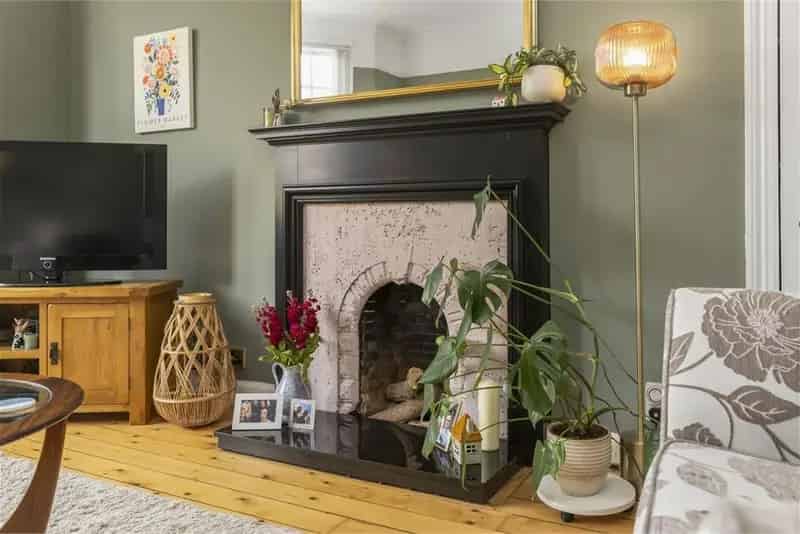 2 Bed Lower Villa with 2 Reception Rooms - Edinburgh Trinity