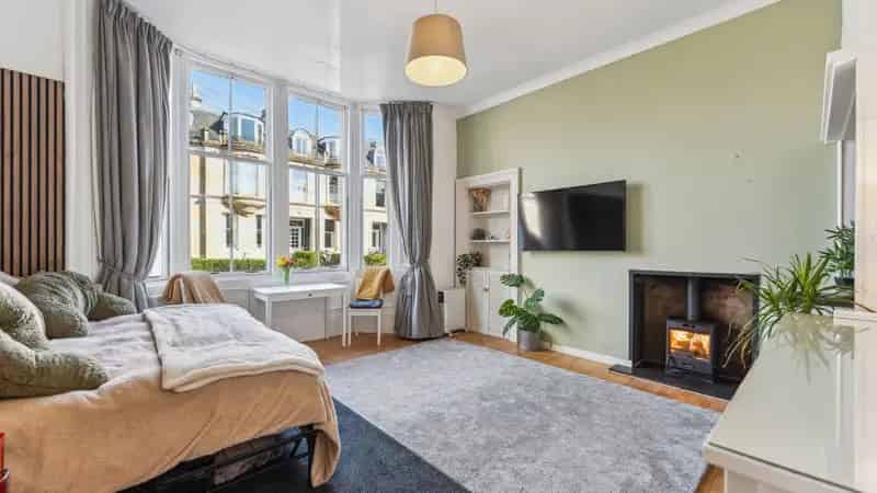 Studio Apartment near Glasgow University and Byres Road