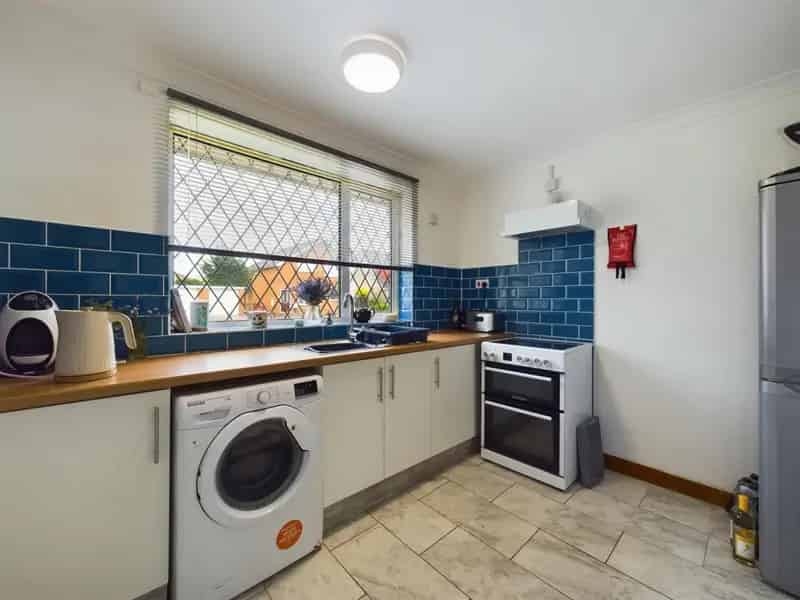 2 Bedroom Detached Bungalow For Sale in Lincoln