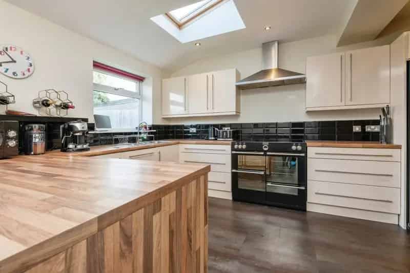Five Bedroom Extended Semi-Detached House Horsforth