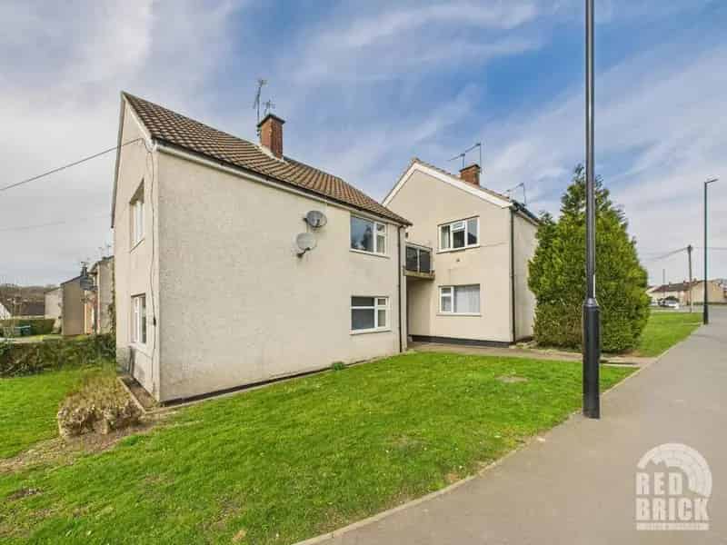 1 Bedroom Ground Floor Flat For Sale