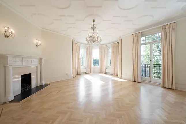 Flat for sale in Oakwood Court, London W14