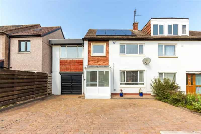 4 Bedroom Semi-Detached House for Sale in Edinburgh