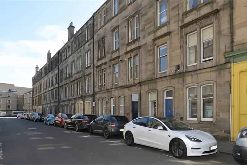 3 Bed Flat Ground Floor Leith Edinburgh