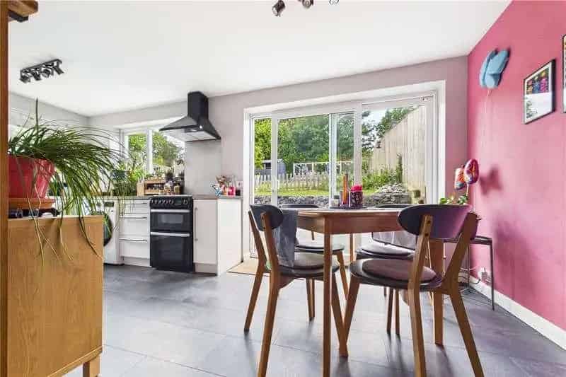 3 Bed House For Sale Near Schools and Amenities