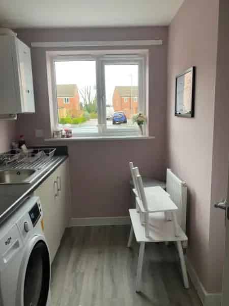 2 Bedroom House on Quiet Estate Near Shops and Pubs