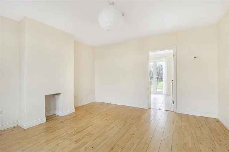 3 Bedroom Semi-Detached House to Rent South City