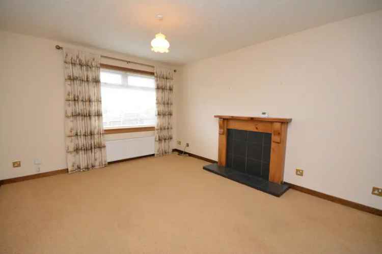 3 Bedroom Detached Villa New Carron Village