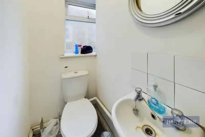 5 Bedroom Student House To Let