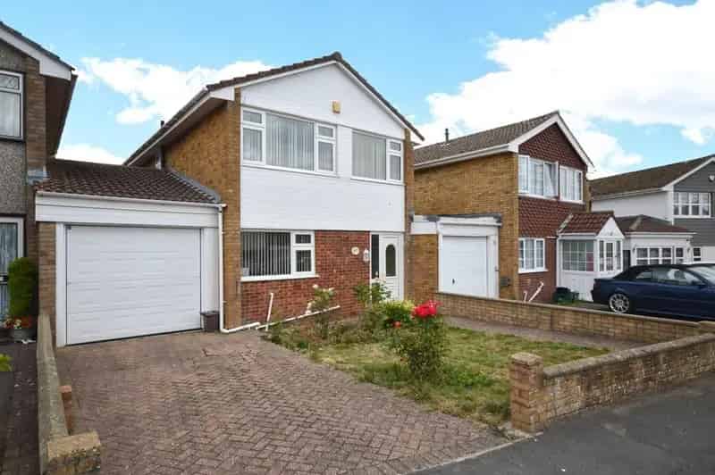 3 Bedroom Link Detached House for Sale