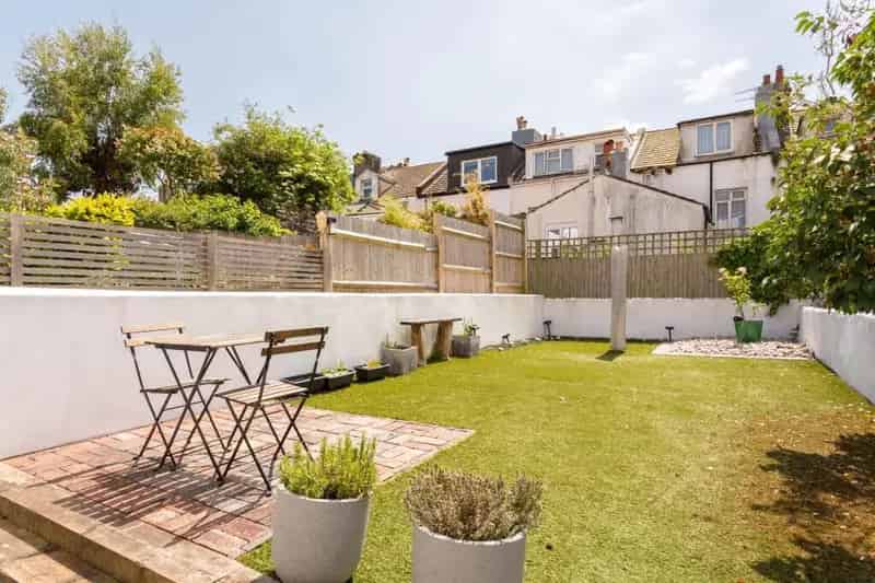 4 bedroom terraced house