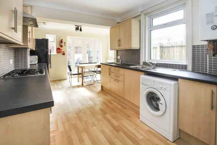 6 Bedroom Detached House - Student Property