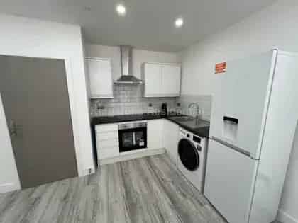 1 Bedroom Flat in Roath Cardiff Newly Refurbished WI-FI Included