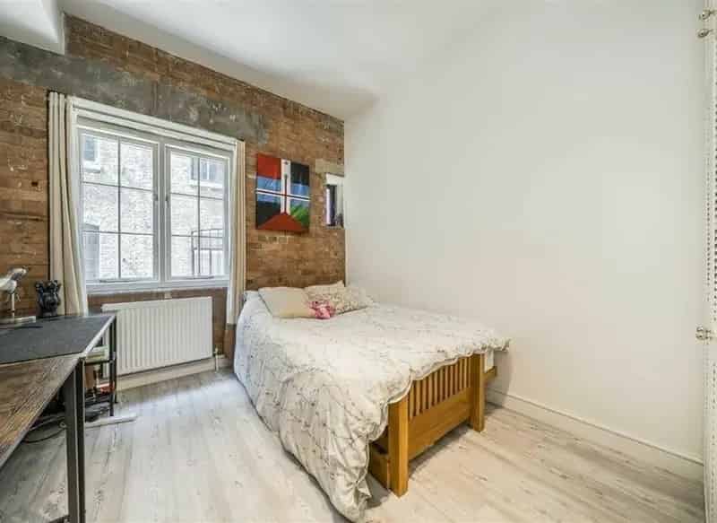 2 Double Bed Warehouse Conversion East London Share of Freehold