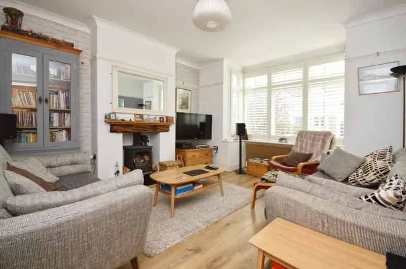 4 Bedroom House For Sale Extended Semi-Detached Family Home