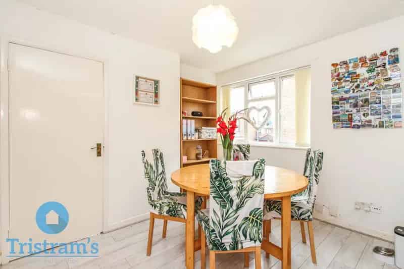 1 Bedroom Apartment House to Rent