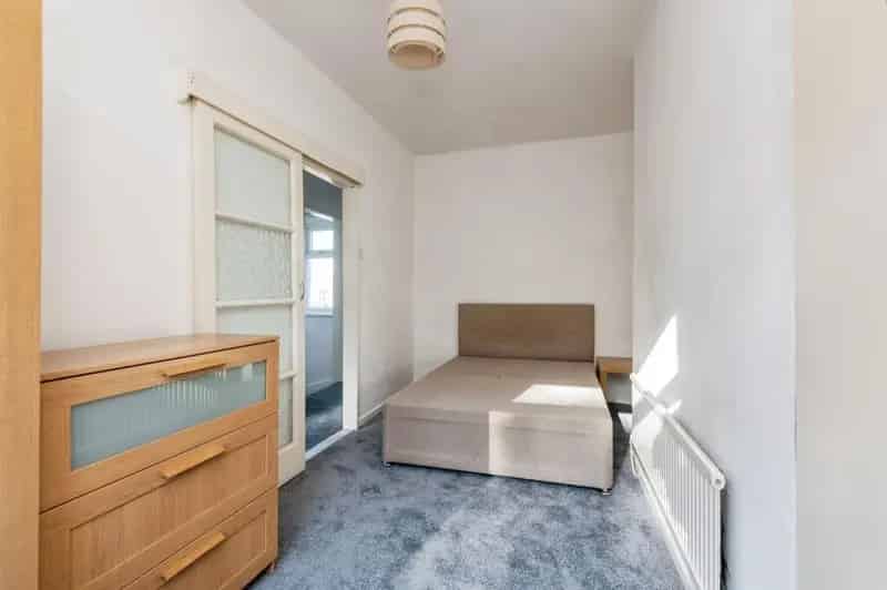 Cosy One Bedroom Home Huddersfield Near Town Centre
