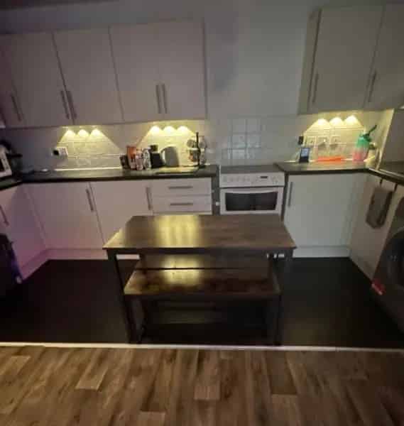 Ground Floor Apartment with Communal Garden and Parking