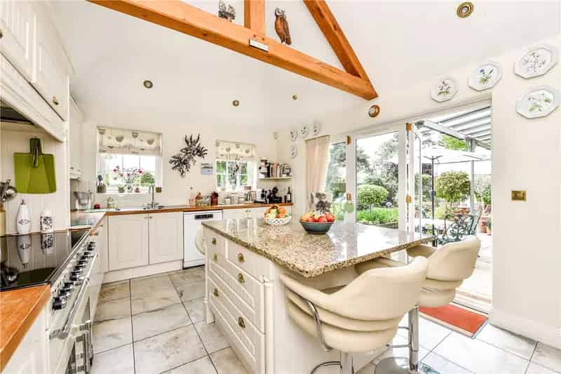 5 Bedroom Detached House Petersfield South Downs Views