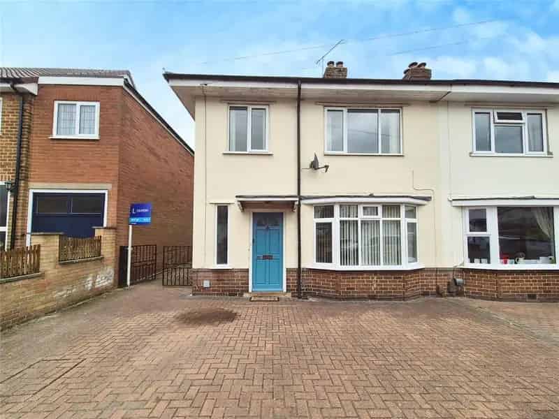 3 Bedroom Semi Detached House For Sale