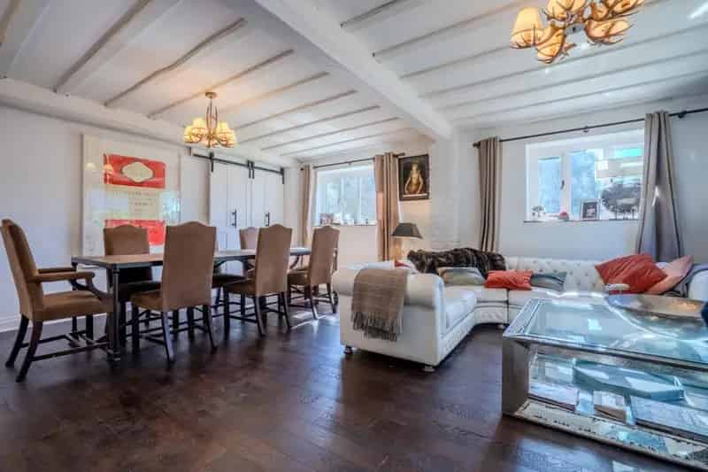 4 Bedroom Barn Conversion Loddon Norwich